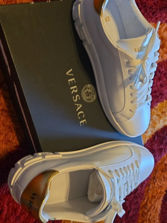 Versace White Leather Men's Athletic Sneakers with Gold Stamped Detail - Picture 7 of 7